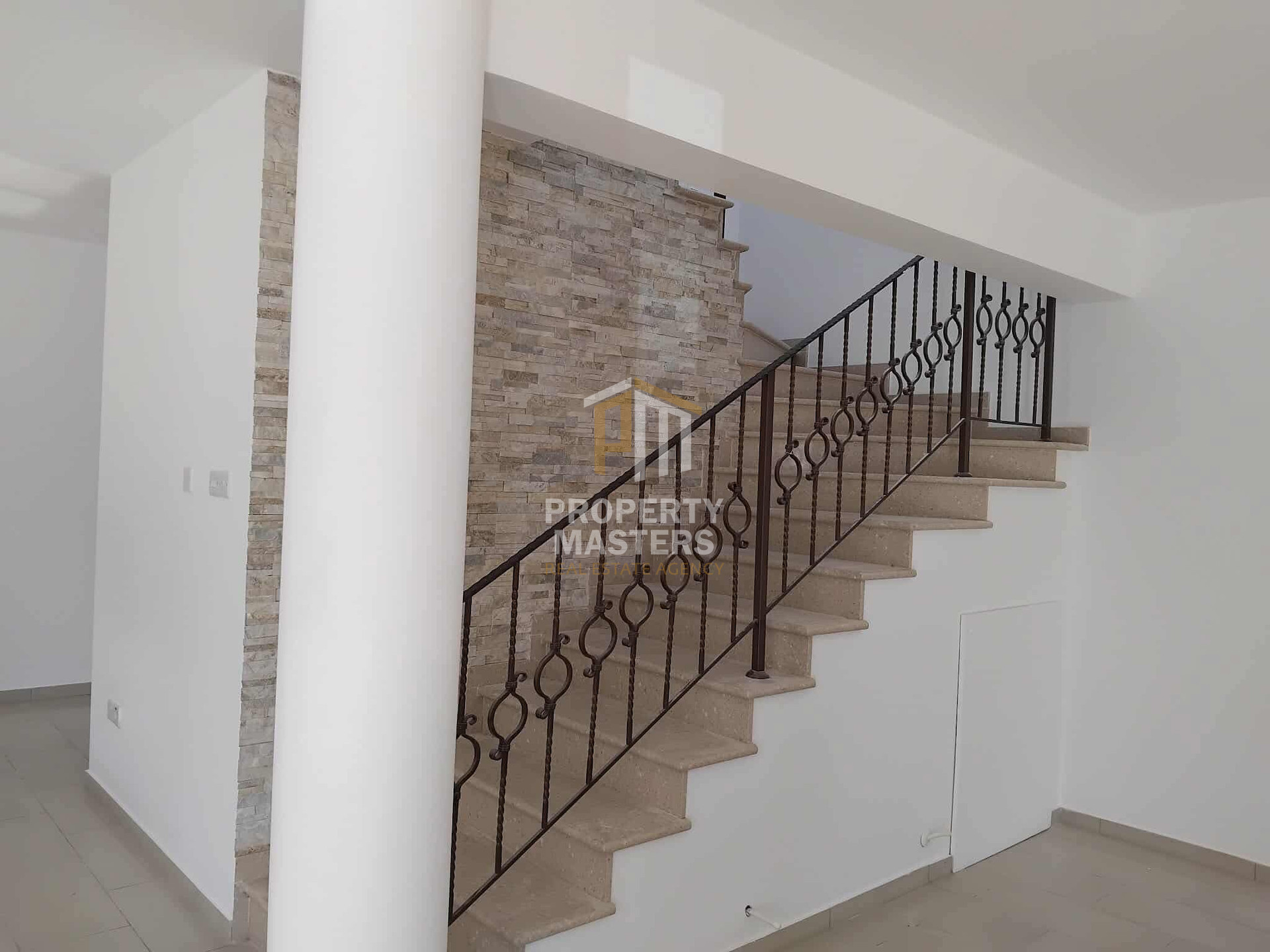 4 bedroom House in Kiti photo 3