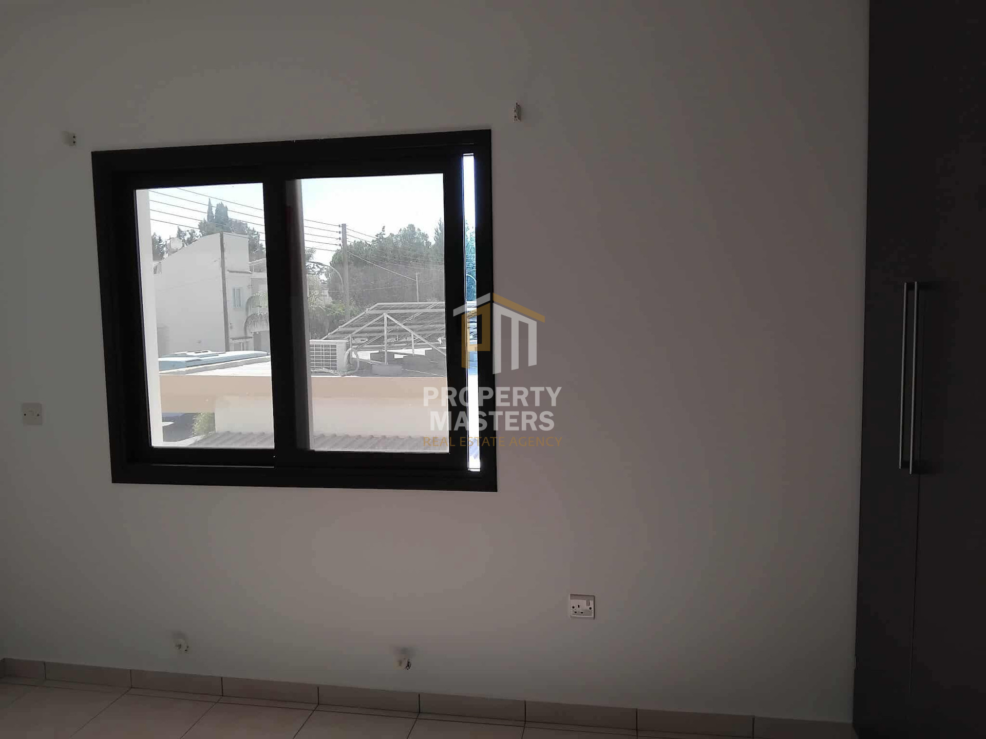 4 bedroom House in Kiti photo 9