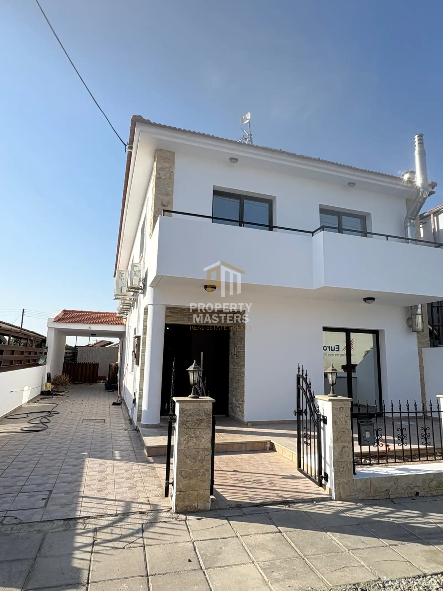 4 bedroom House in Kiti photo 1