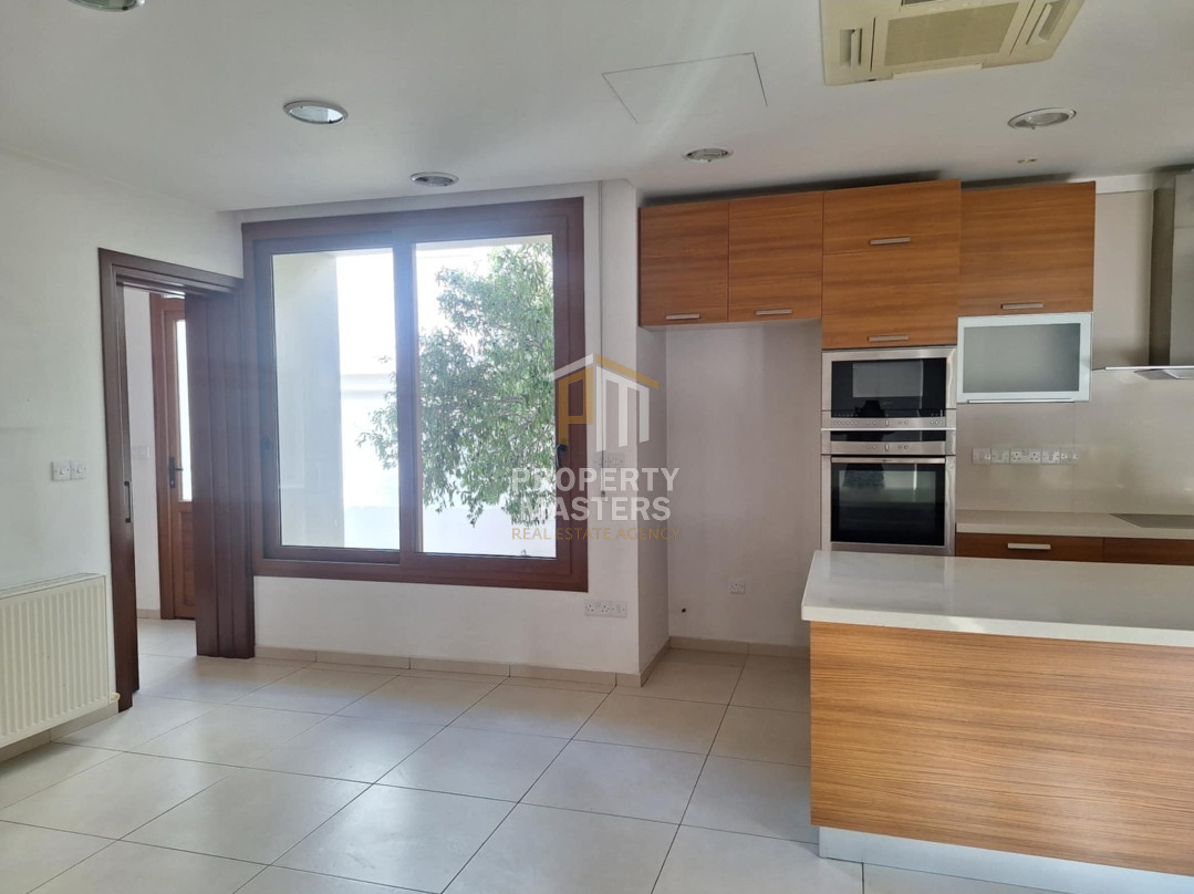 Spacious Four Bedroom Groundfloor House in Strovolos photo 3