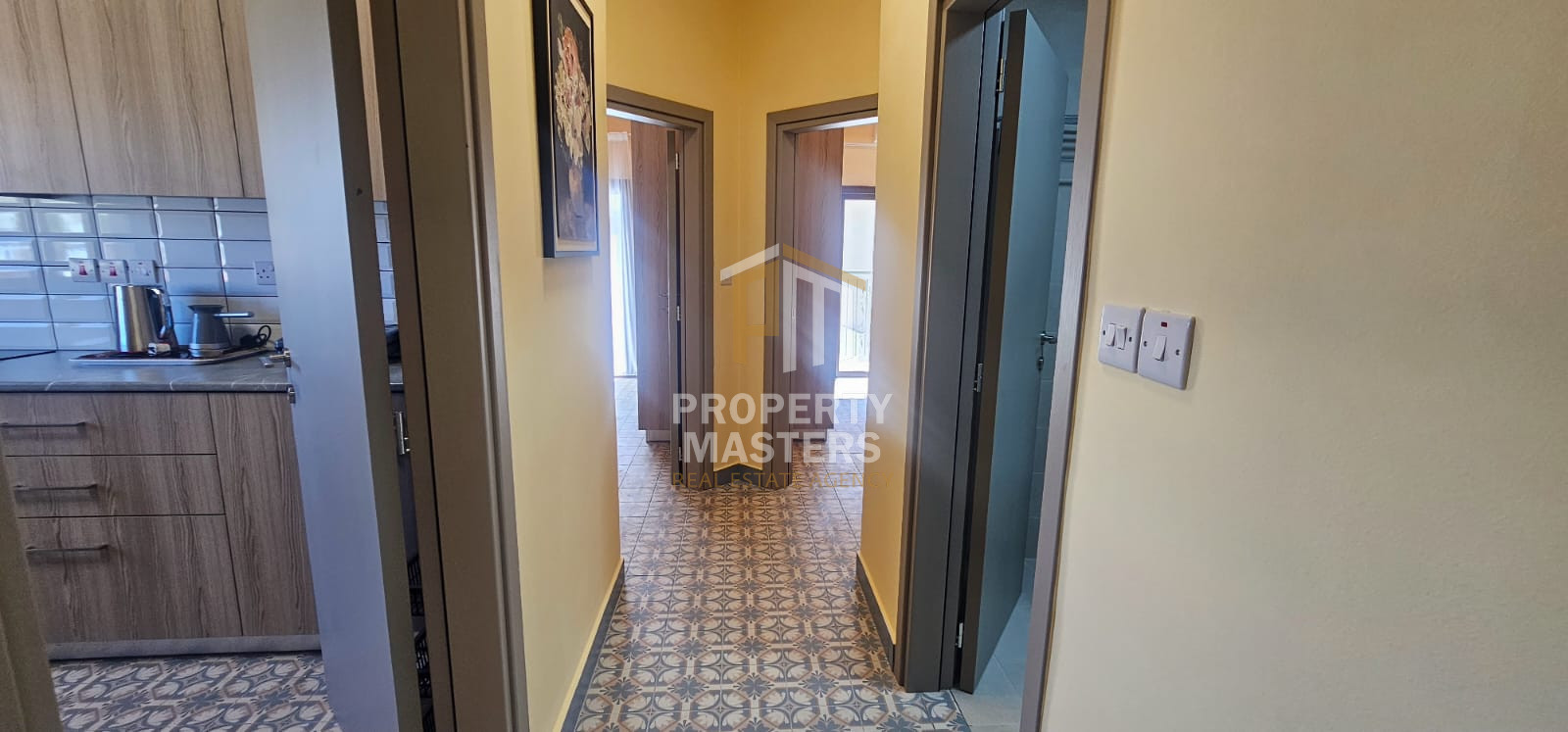 Detached Property with 2 Independent Apartments in Town Center photo 7