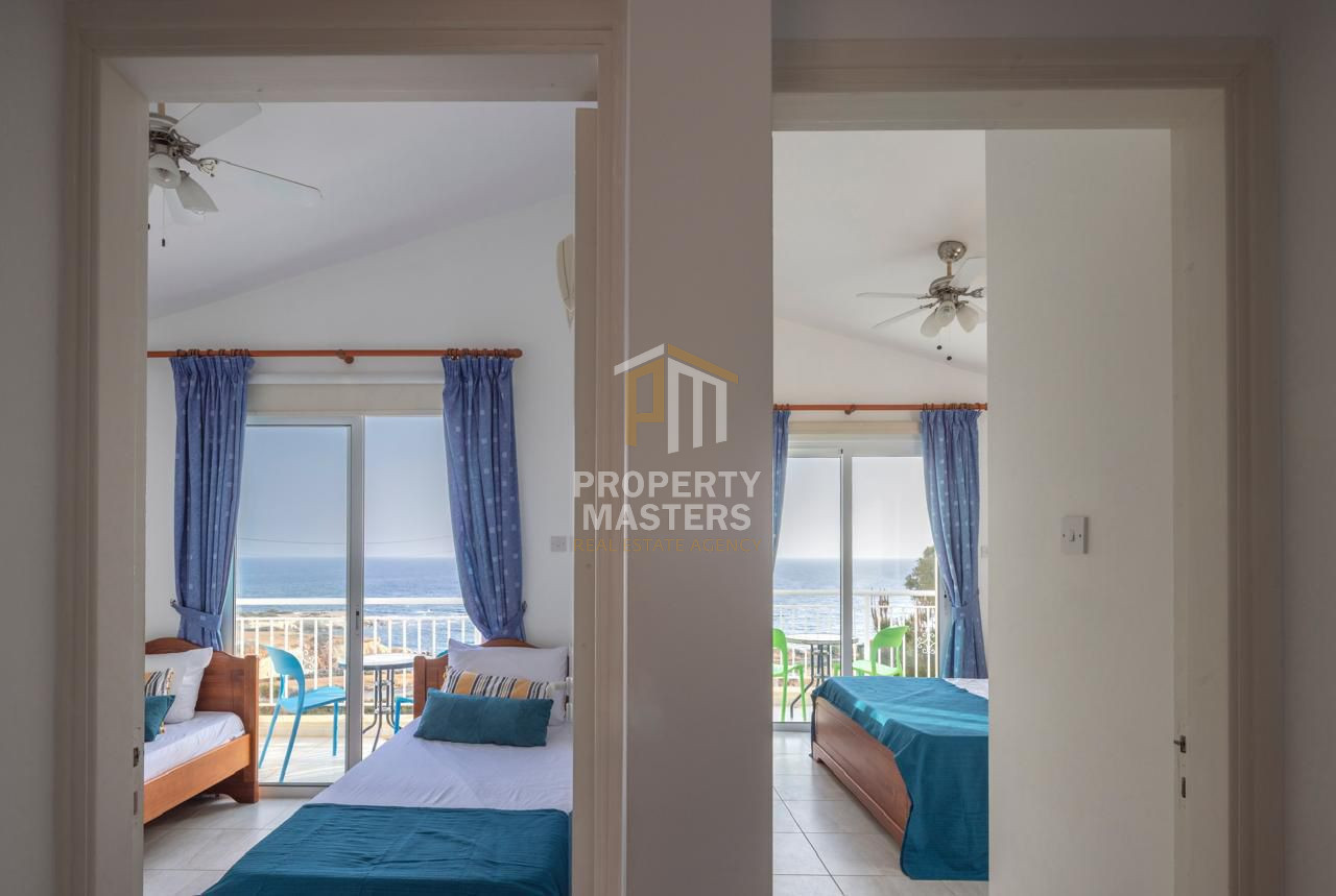 3 Bedroom  Detached House in SEA CAVES PEGEIA, Paphos