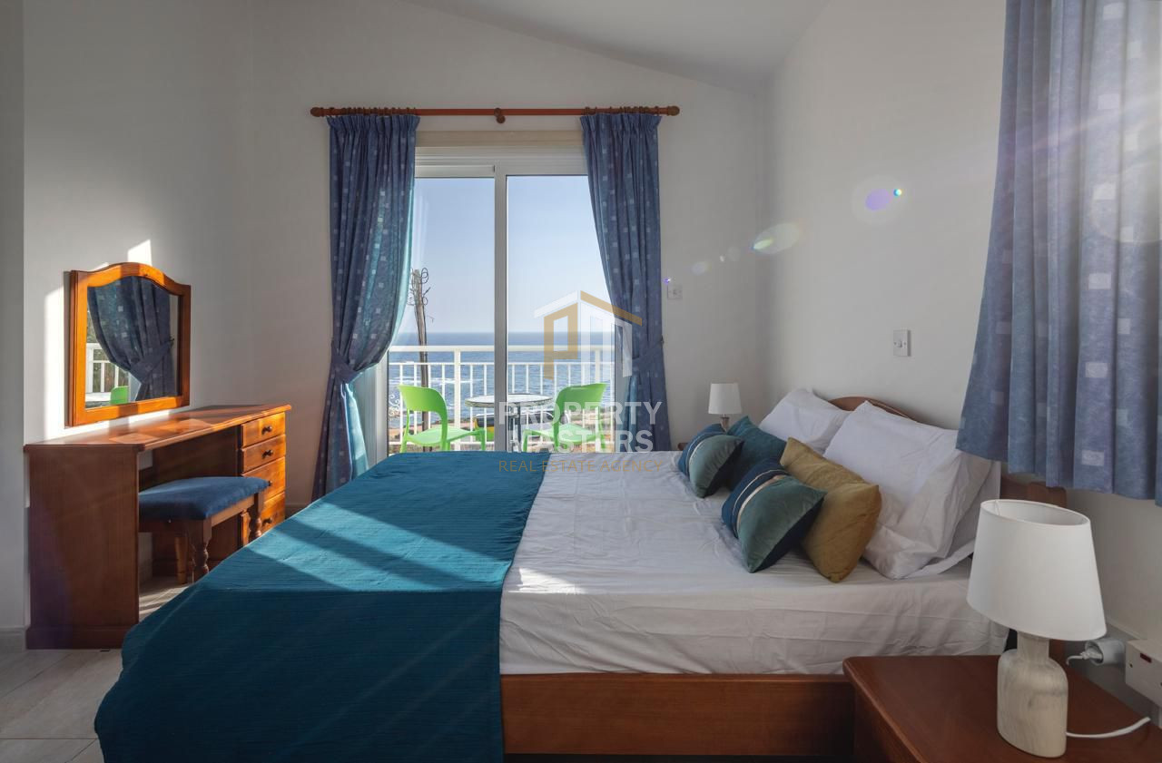 3 Bedroom  Detached House in SEA CAVES PEGEIA, Paphos