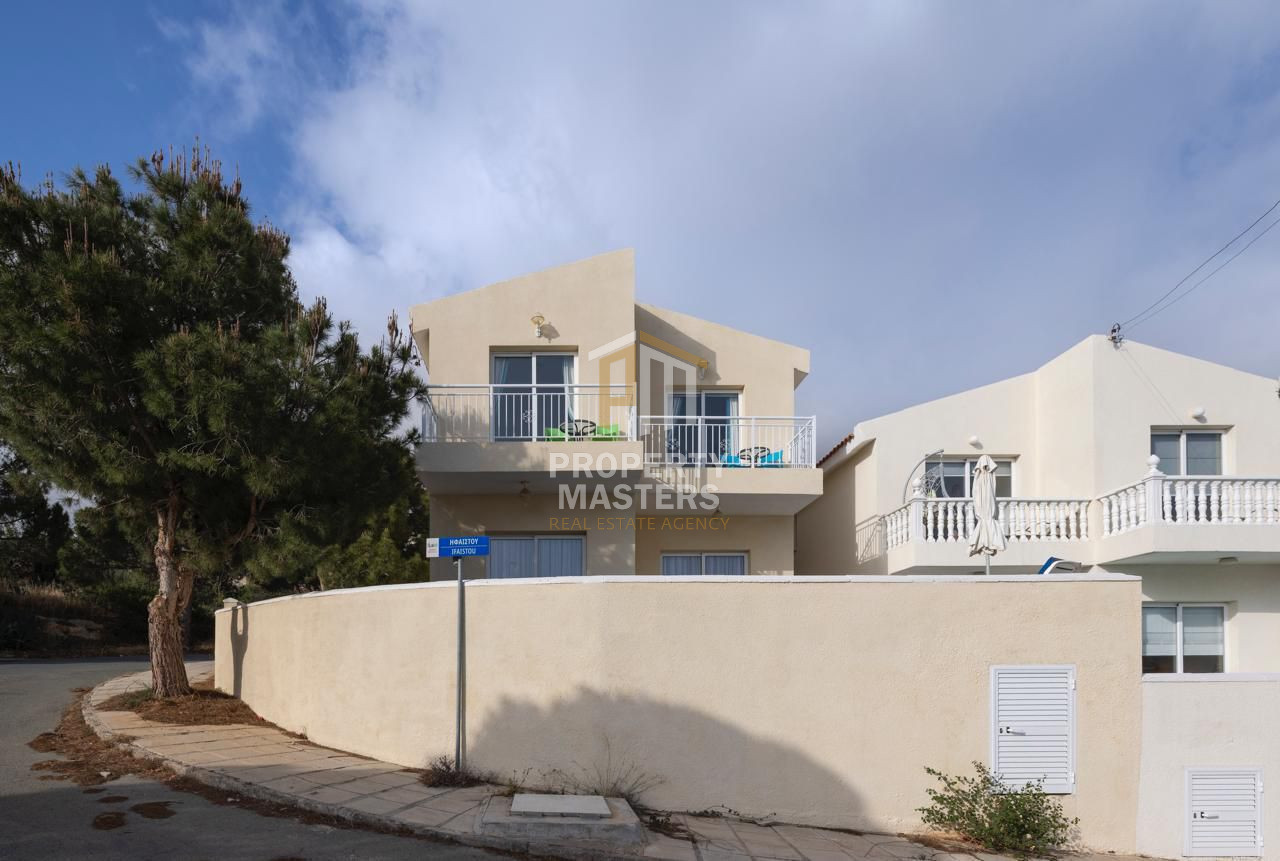 3 Bedroom  Detached House in SEA CAVES PEGEIA, Paphos