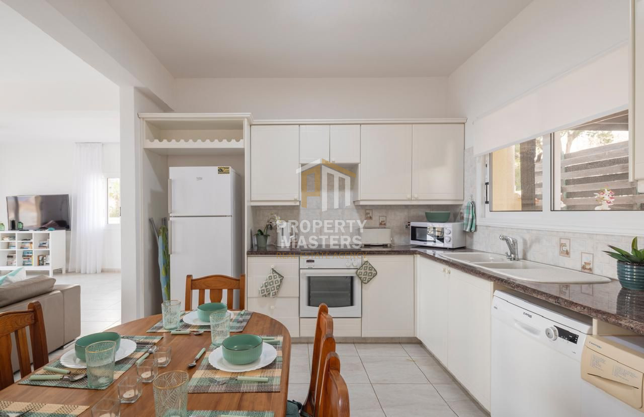 3 Bedroom  Detached House in SEA CAVES PEGEIA, Paphos