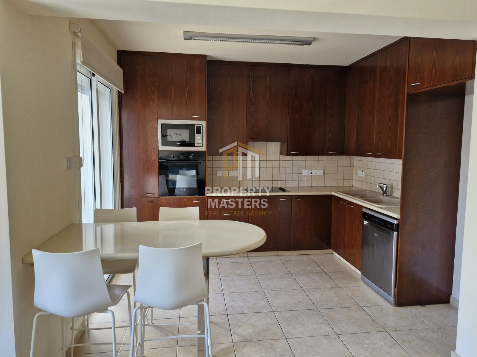 Spacious Three Bedroom Apartment in Aglantzia photo 2