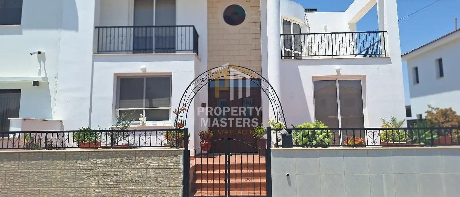 4 bedroom House in Aradippou photo 1