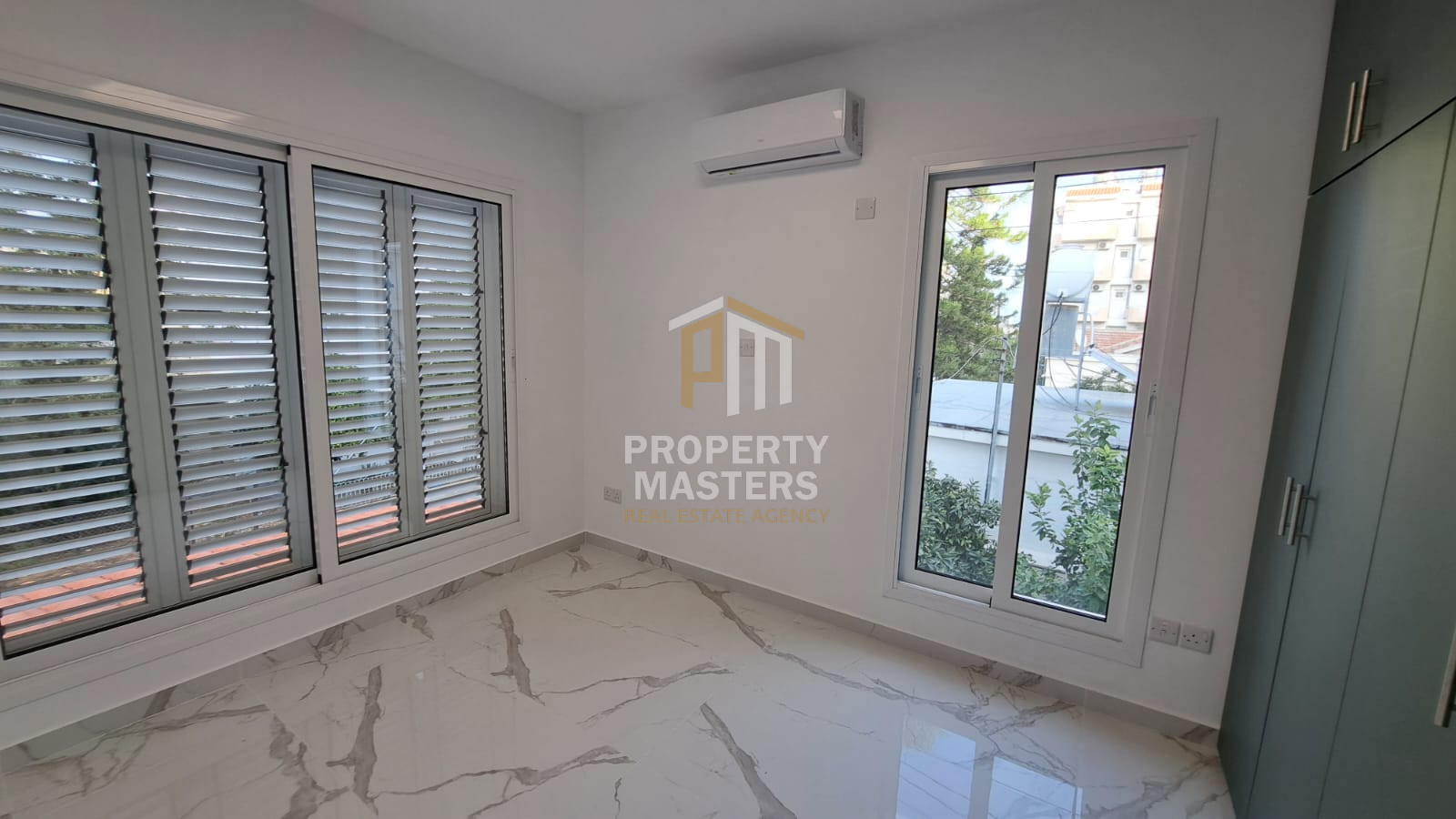 2 bedroom Apartment in Makenzy photo 9