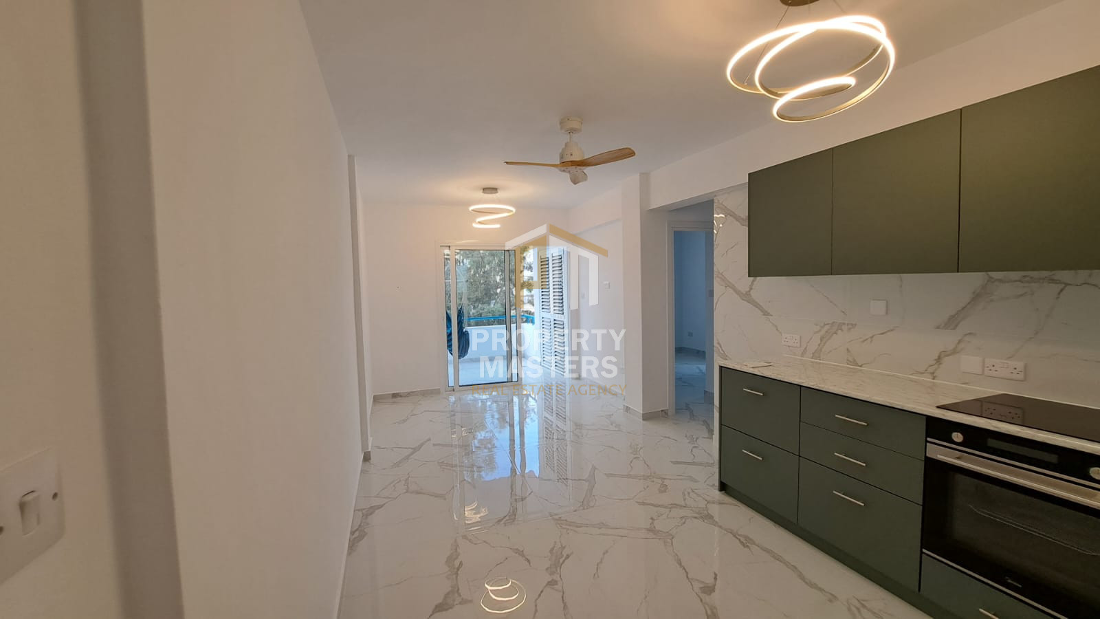 2 bedroom Apartment in Makenzy photo 4
