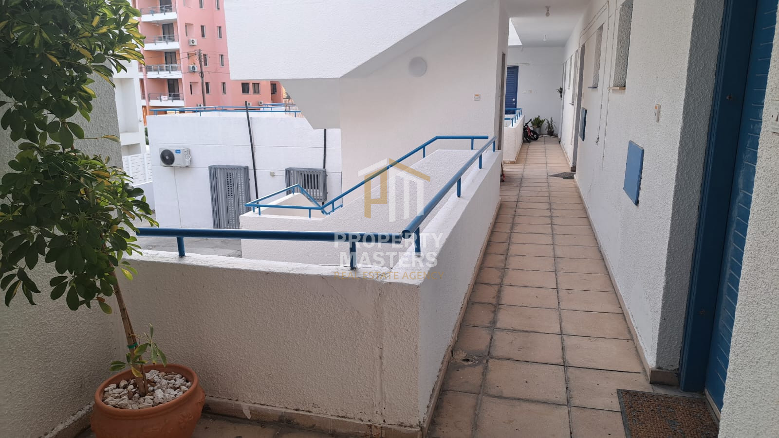 2 bedroom Apartment in Makenzy photo 10