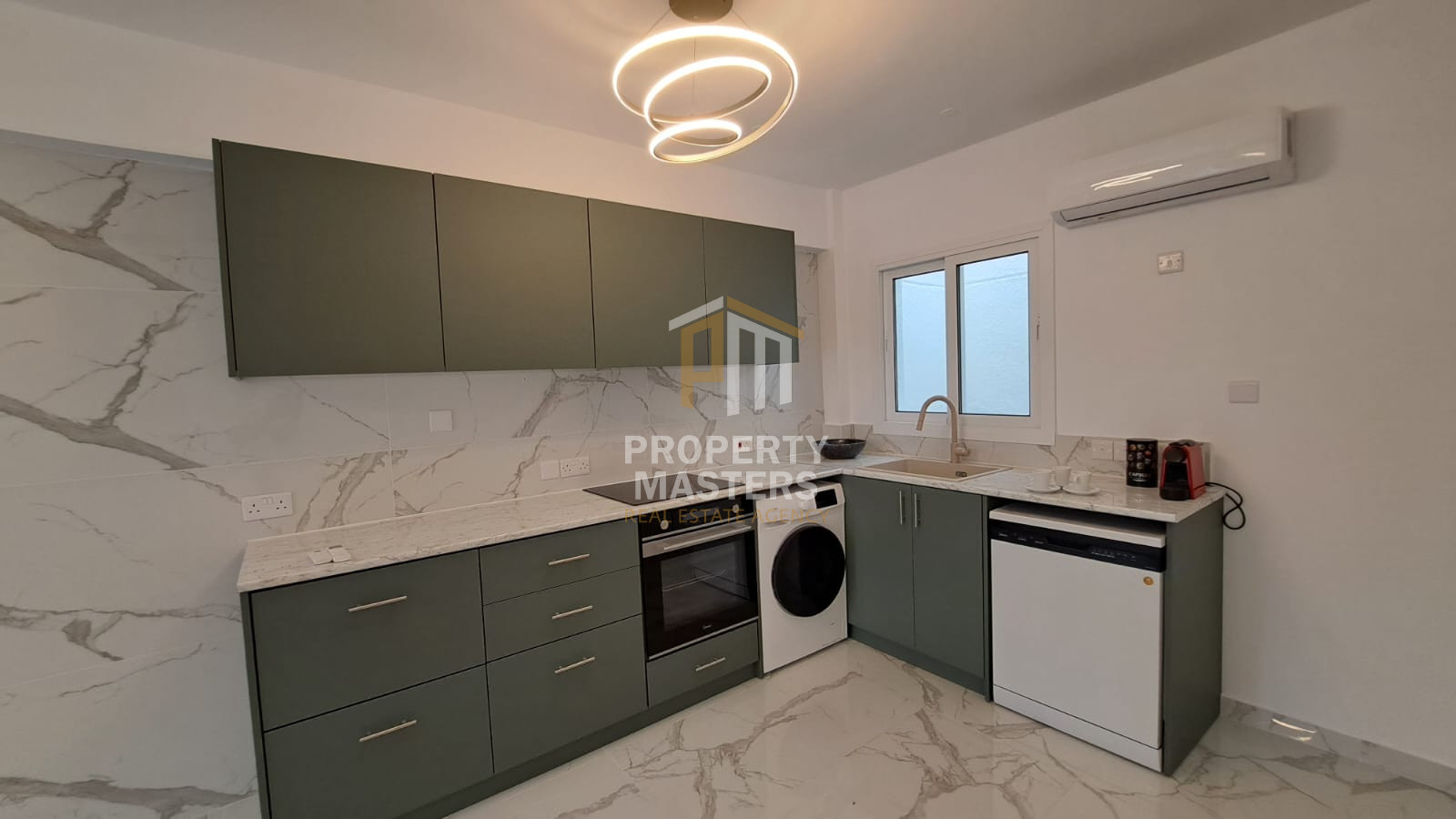 2 bedroom Apartment in Makenzy photo 1