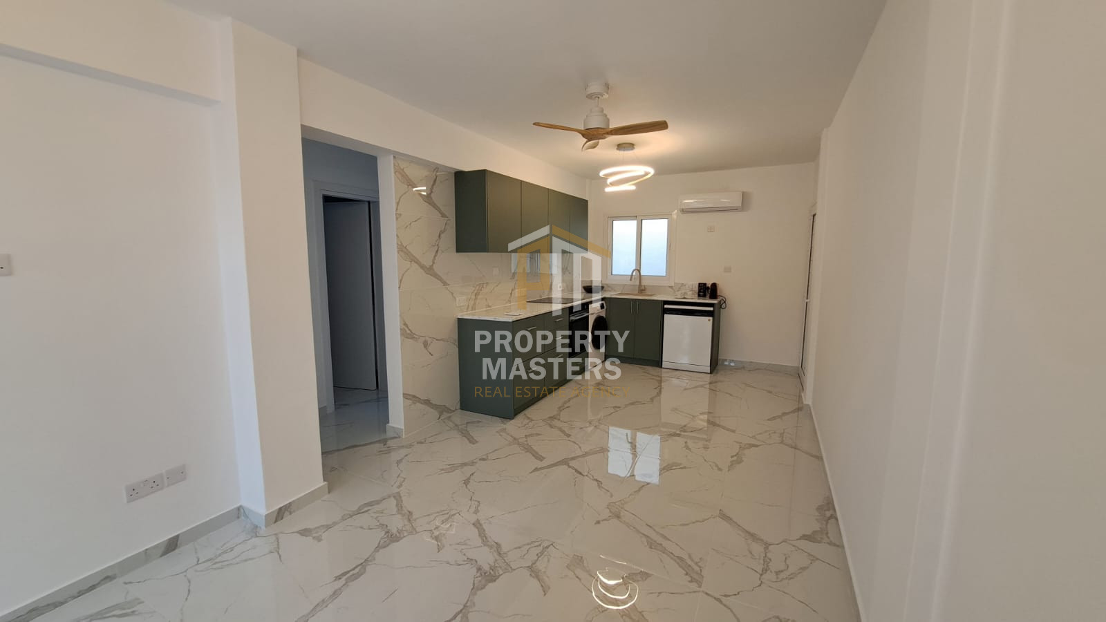 2 bedroom Apartment in Makenzy photo 3