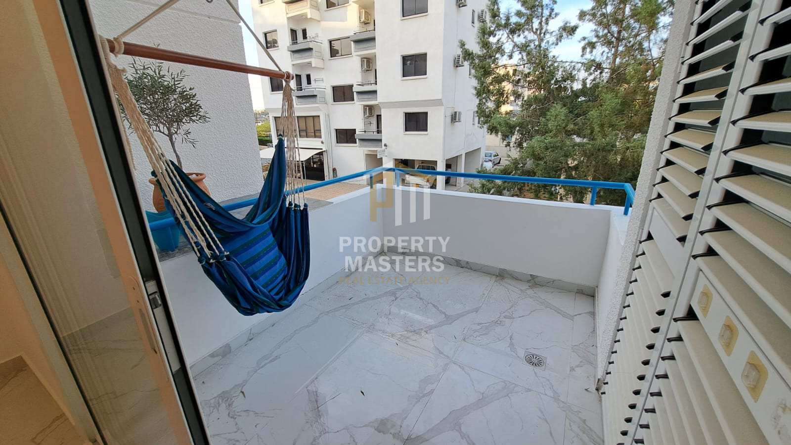 2 bedroom Apartment in Makenzy photo 2