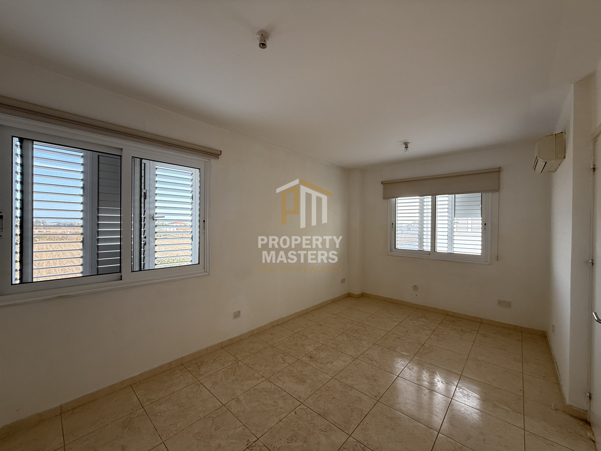 Three Bedroom Semi-Detatched house in Kiti photo 10