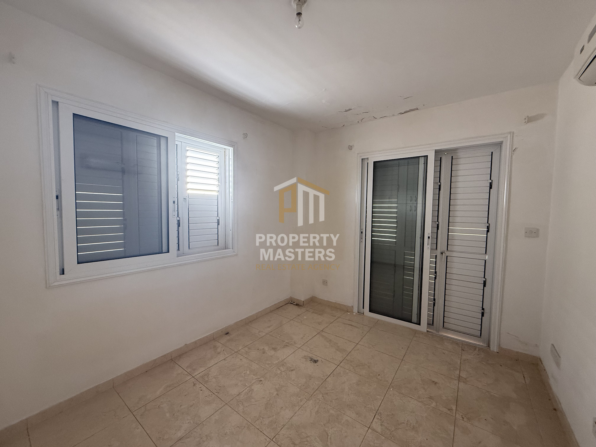 Three Bedroom Semi-Detatched house in Kiti photo 11