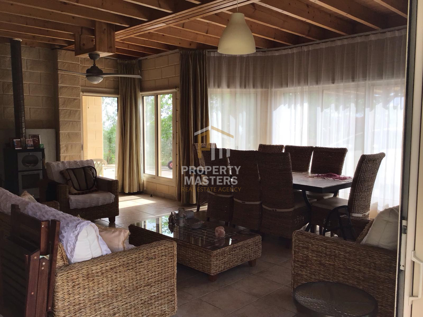 2 bedroom Detached House in Lythrodontas photo 6