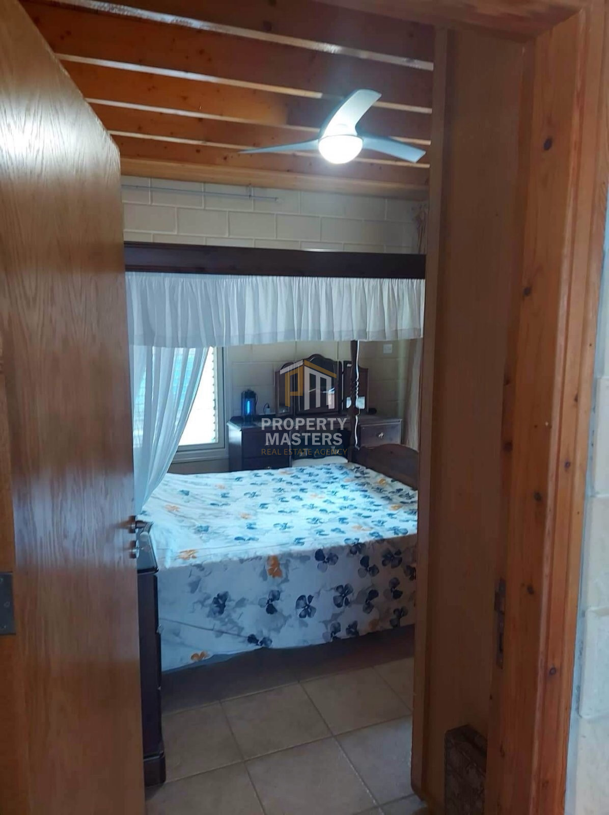 2 bedroom Detached House in Lythrodontas photo 12