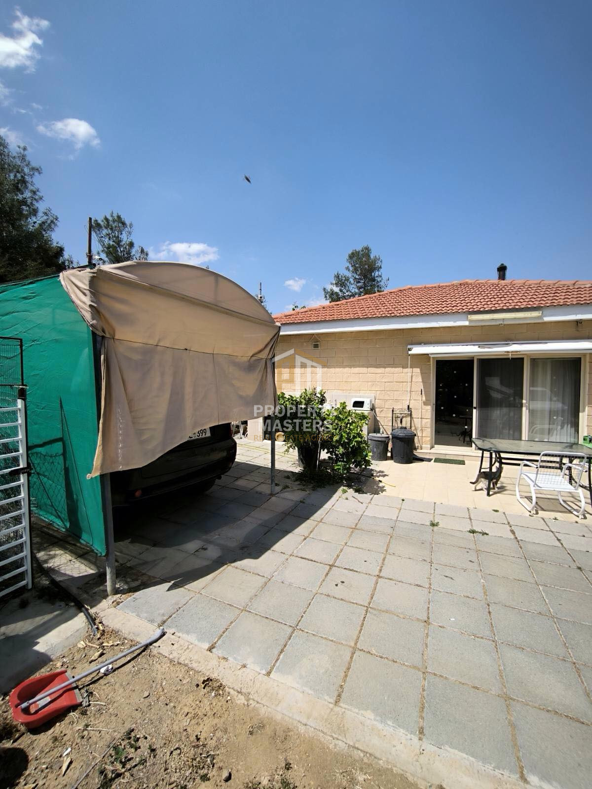 2 bedroom Detached House in Lythrodontas photo 16