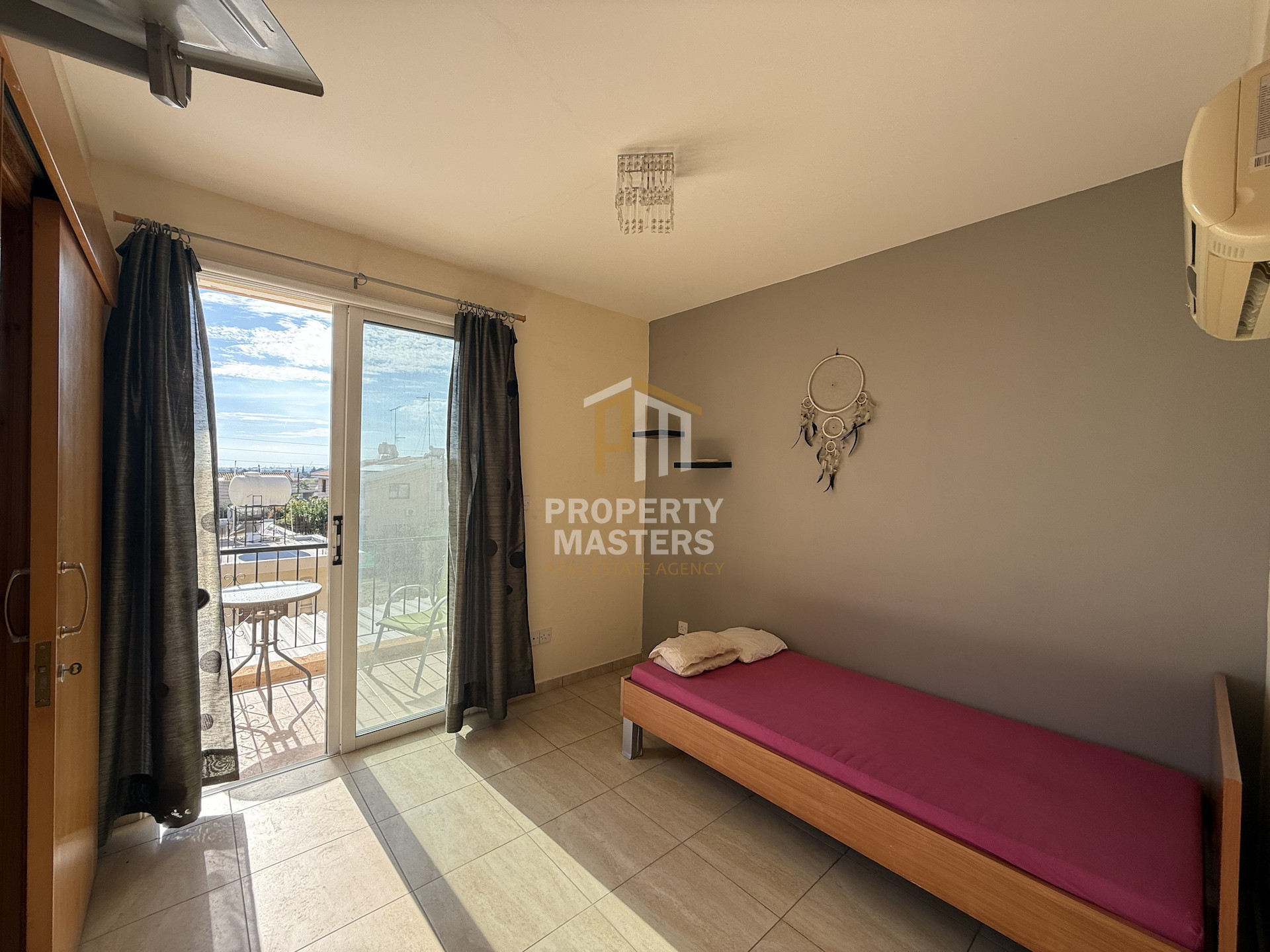 3 bedroom Maisonette in Oroklini photo 8