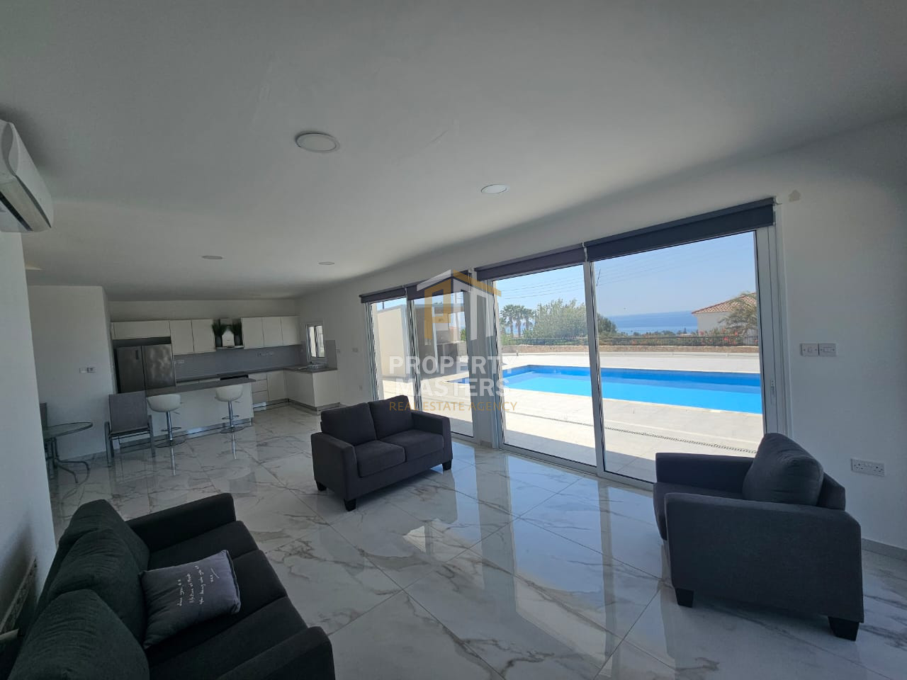 Detached 3 Bedroom Villa Sea Caves Peyia photo 10