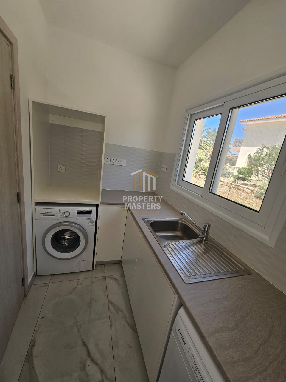 Detached 3 Bedroom Villa Sea Caves Peyia photo 12