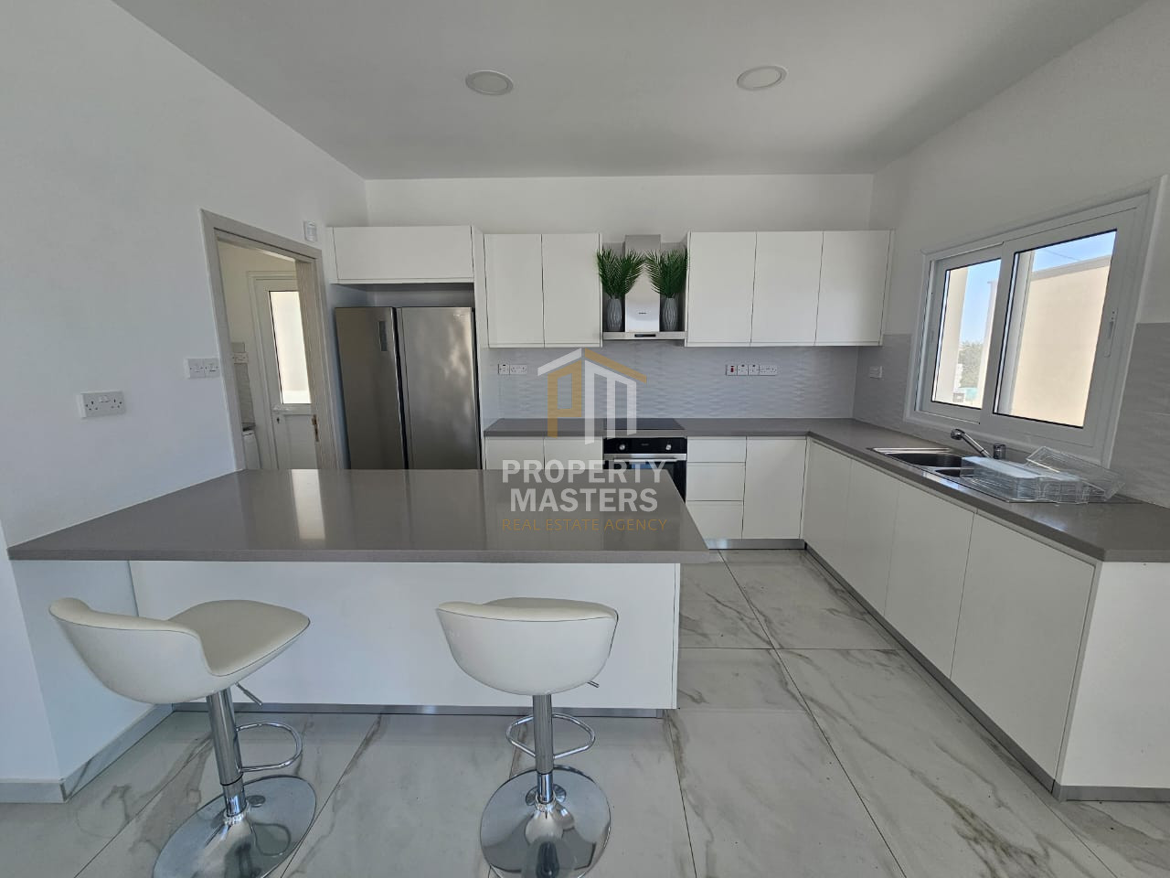 Detached 3 Bedroom Villa Sea Caves Peyia photo 11