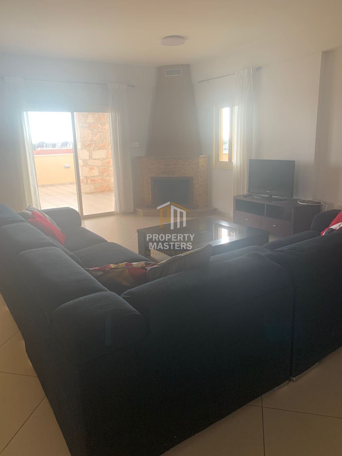 Fully Furnished 3 Bedroom Penthouse Apartment in Kato Polemidia photo 2