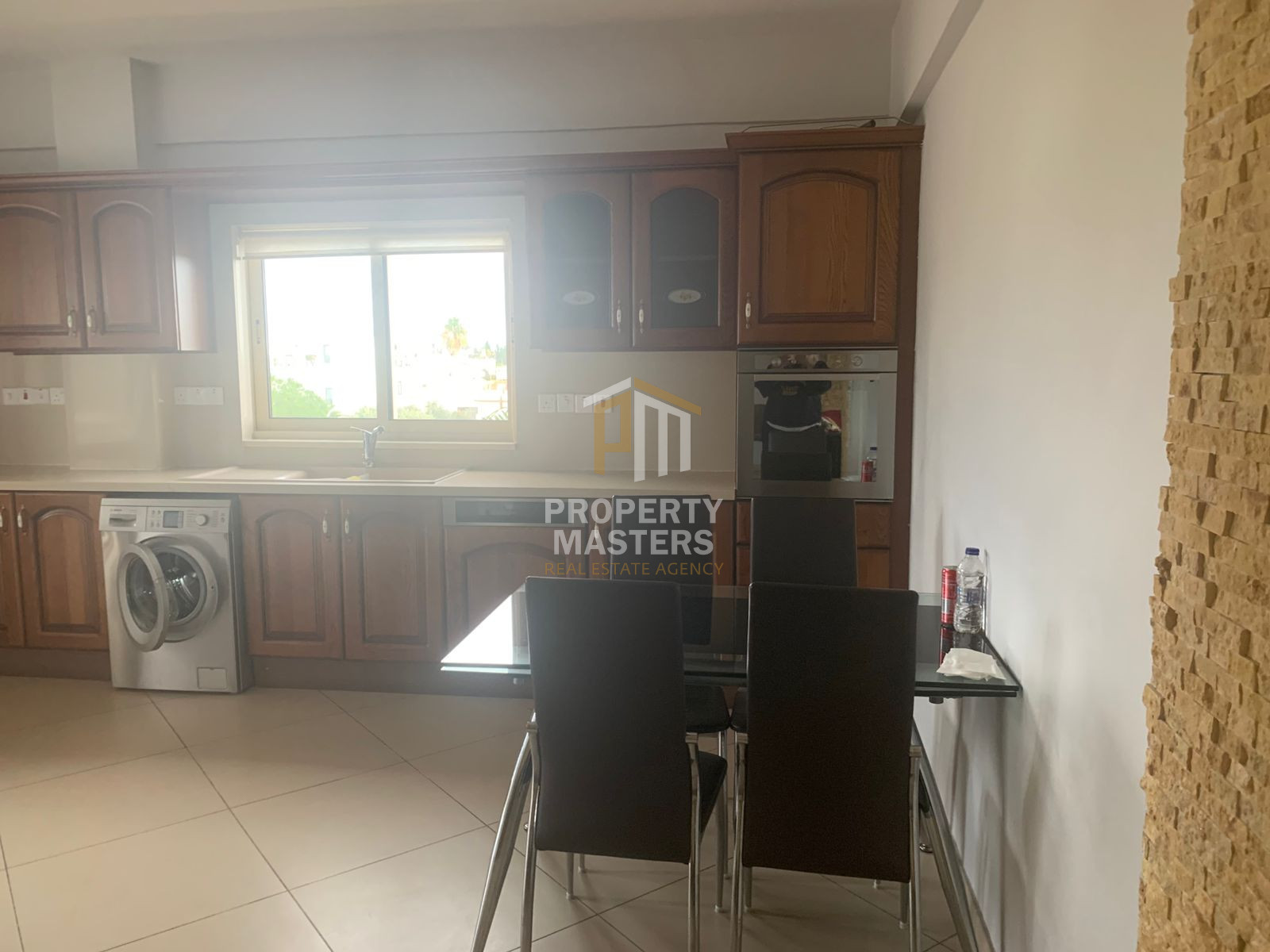Fully Furnished 3 Bedroom Penthouse Apartment in Kato Polemidia photo 3