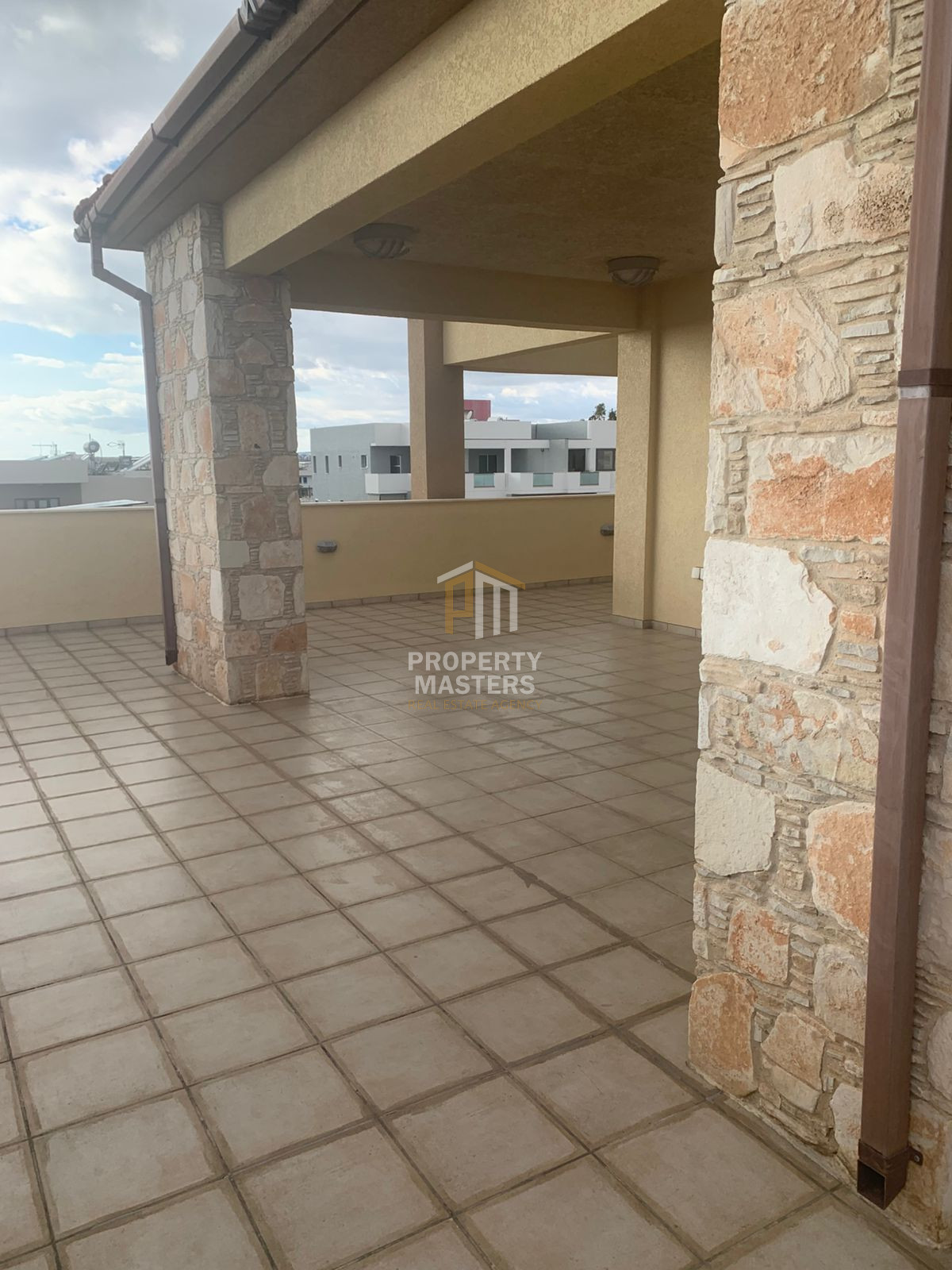 Fully Furnished 3 Bedroom Penthouse Apartment in Kato Polemidia photo 4