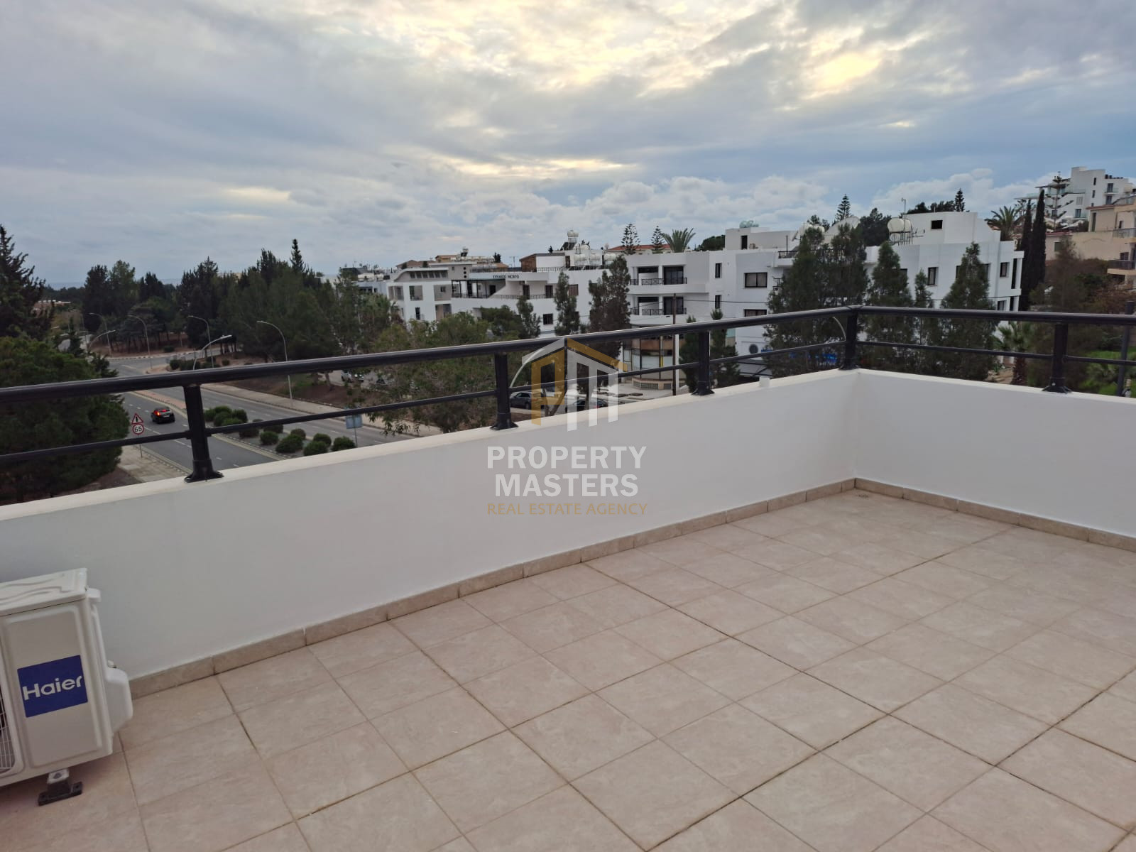 3 bedroom Apartment in Geroskipou photo 3