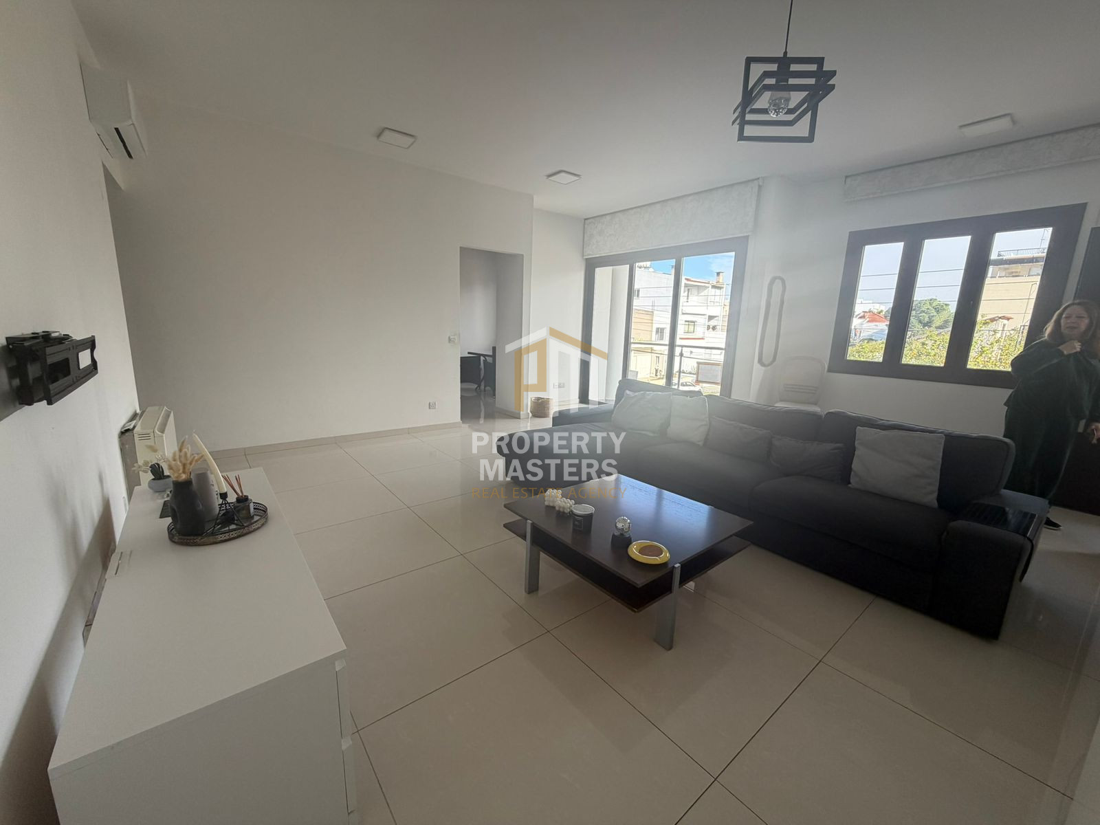 Spacious 3 Bedroom Furnished Apartment in Strovolos photo 2