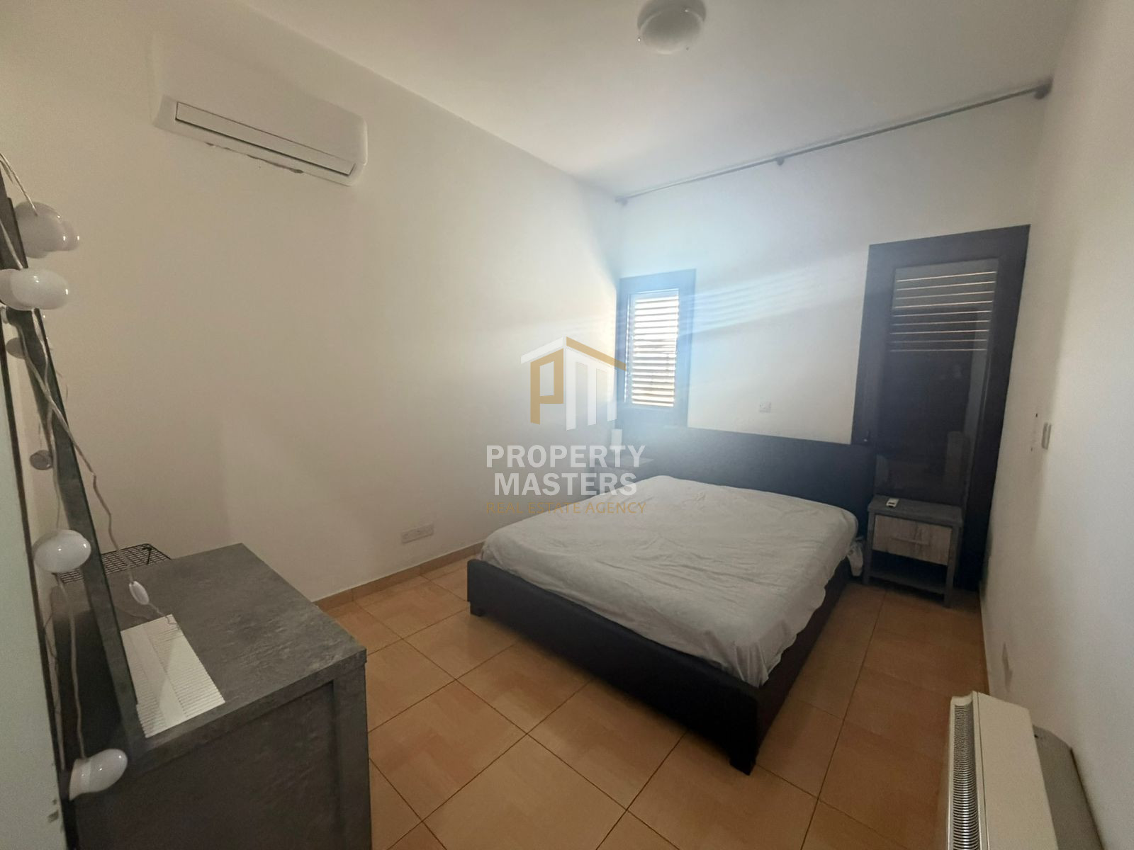 Spacious 3 Bedroom Furnished Apartment in Strovolos photo 9