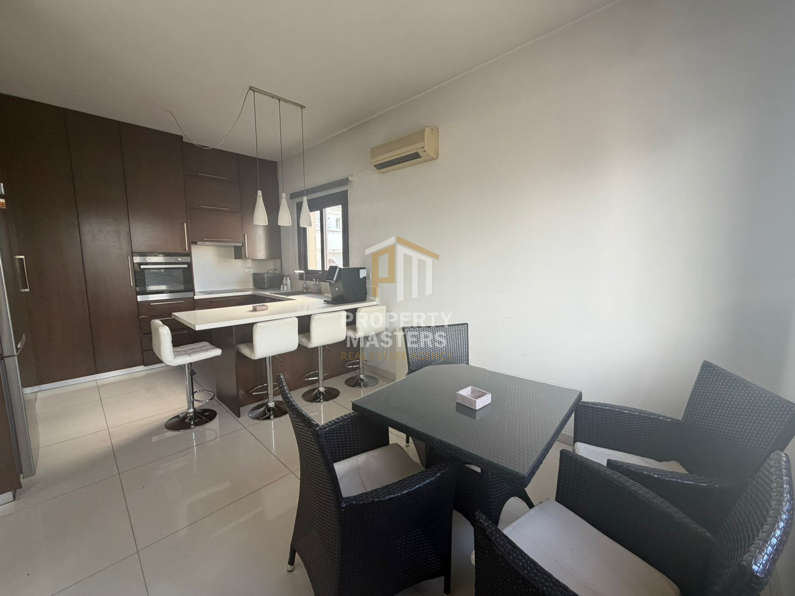 Spacious 3 Bedroom Furnished Apartment in Strovolos photo 1