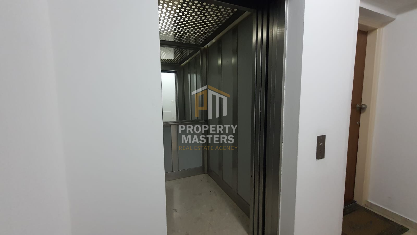 Fully Furnished Two Bedroom Apartment in Faneromeni, Larnaca photo 12