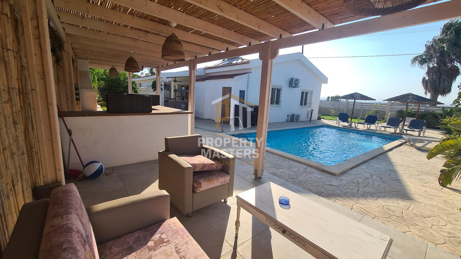 3 bedroom Detached Bungalow in Meneou photo 4