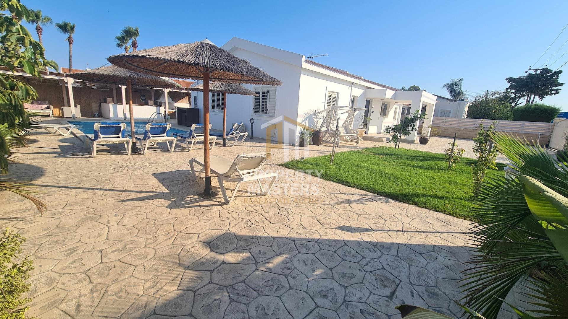 3 bedroom Detached Bungalow in Meneou photo 7