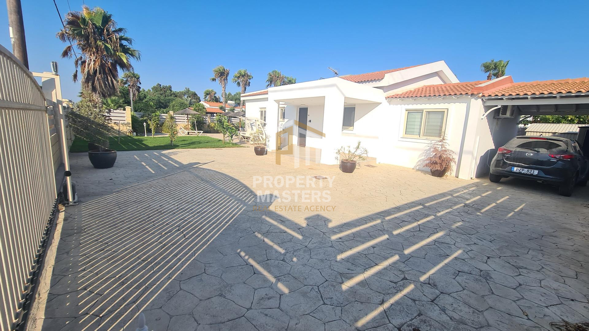 3 bedroom Detached Bungalow in Meneou photo 9