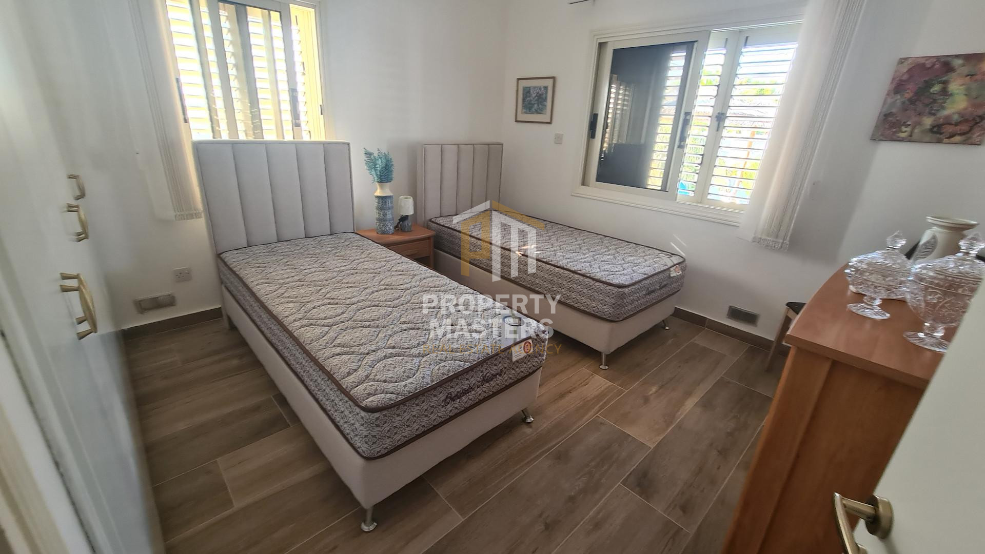 3 bedroom Detached Bungalow in Meneou photo 12