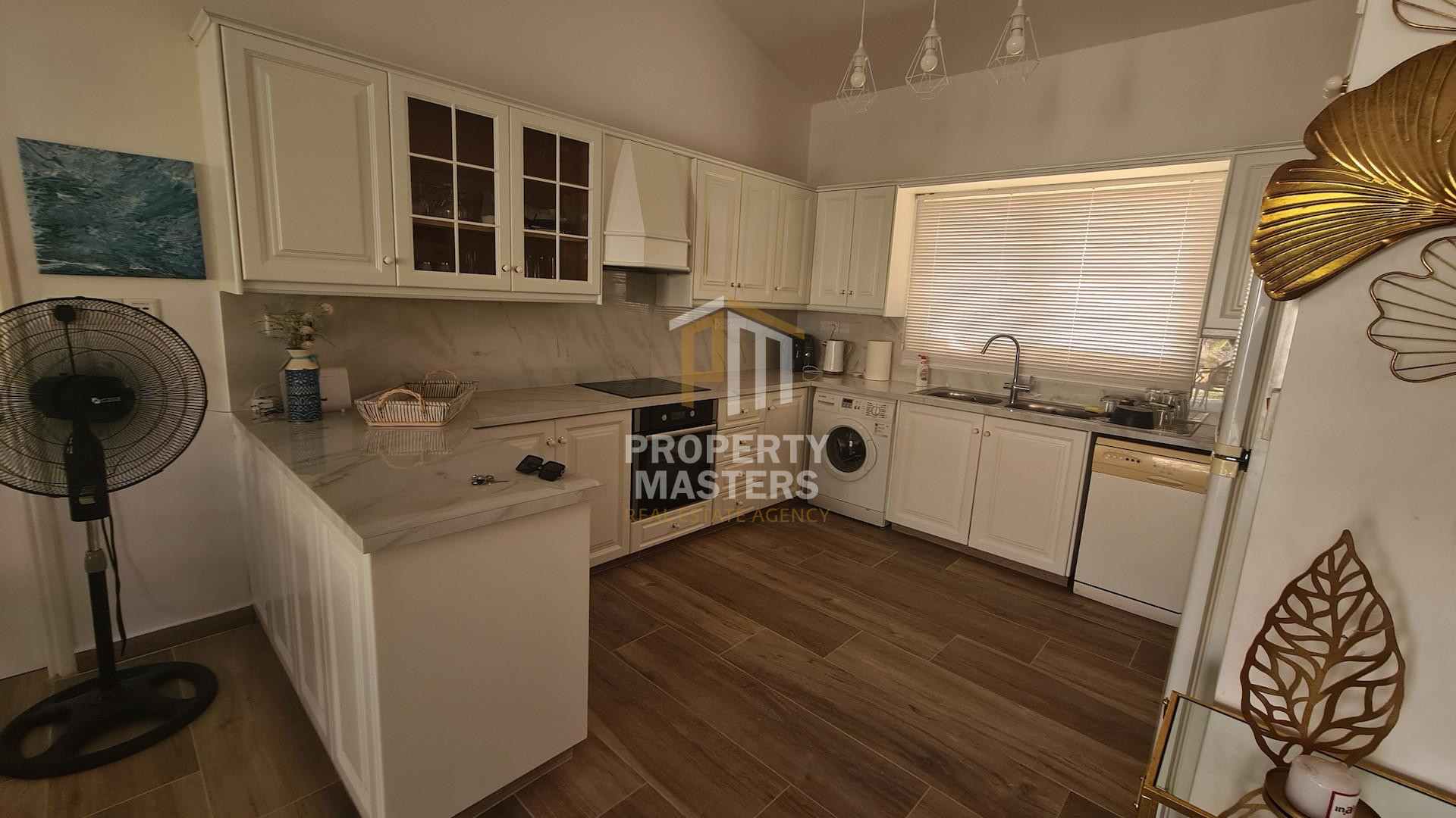 3 bedroom Detached Bungalow in Meneou photo 16