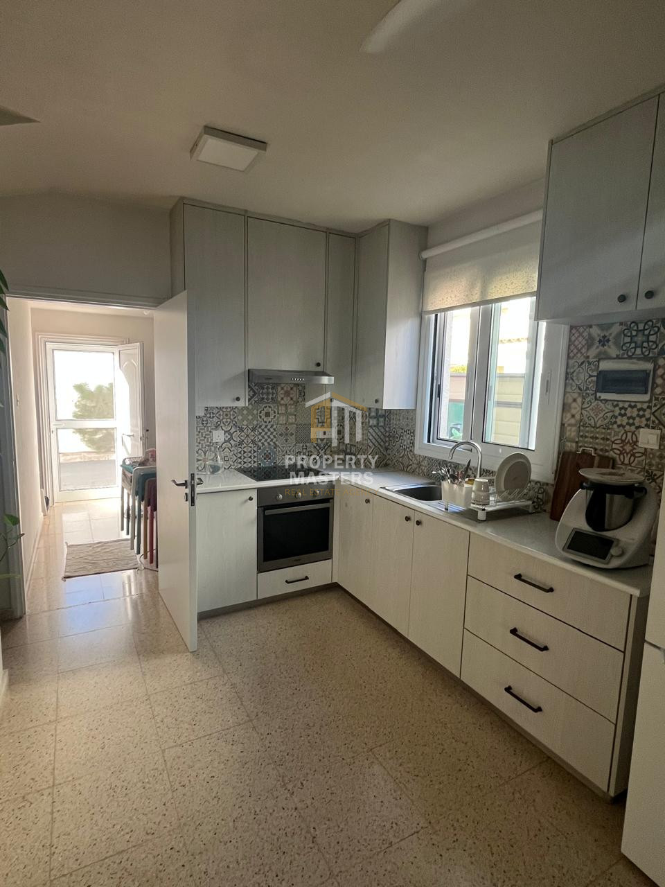 3 bedroom Semi-Detached House in Perivolia Larnakas photo 4