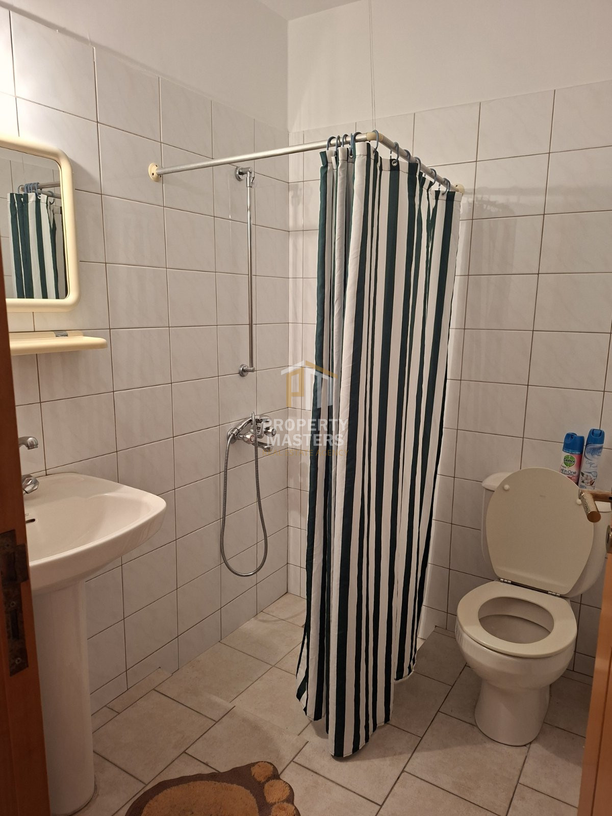 Spacious 3 Bedroom Furnished Villa with Large Plot in Athiainou photo 9