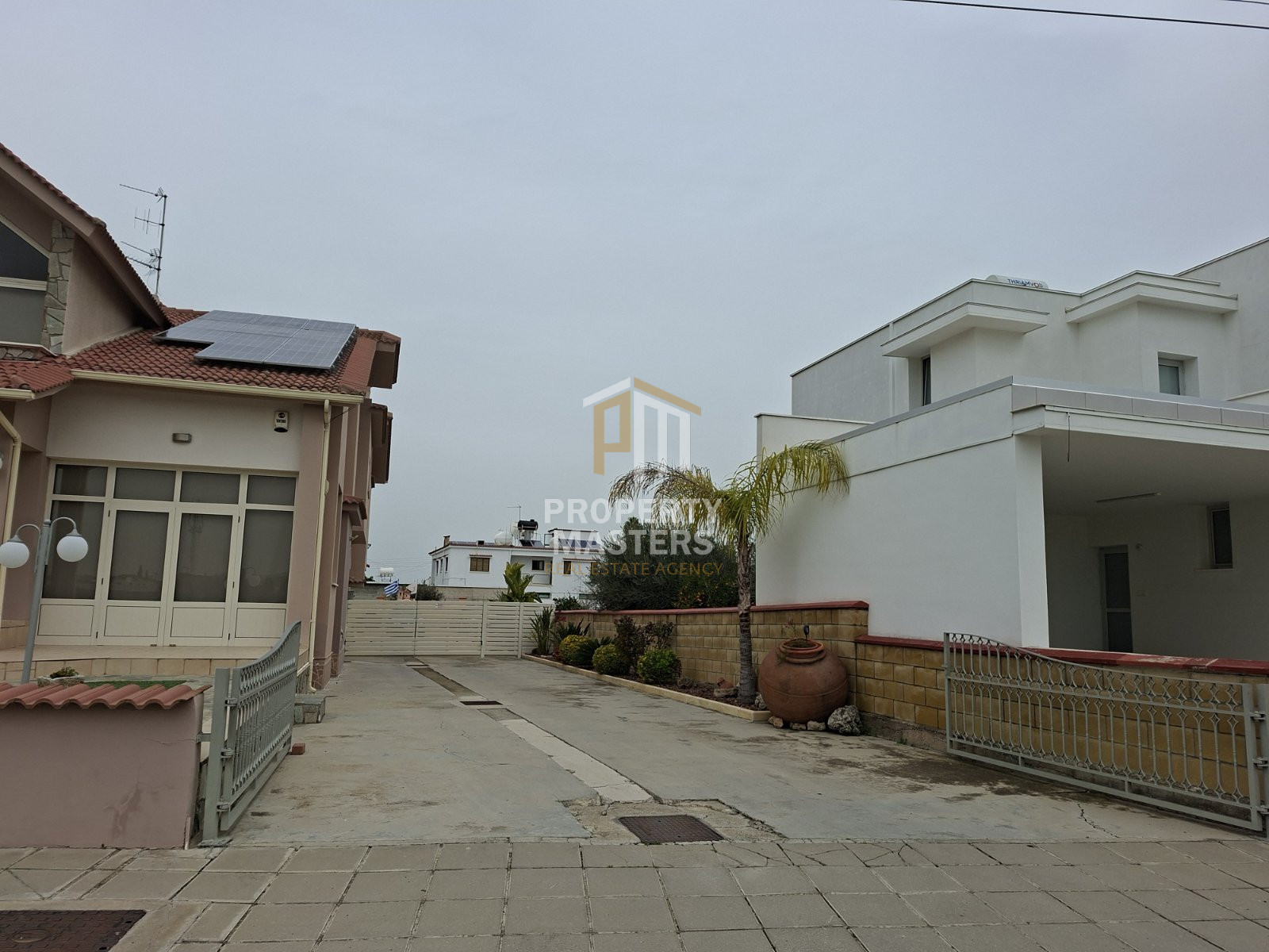 Spacious 3 Bedroom Furnished Villa with Large Plot in Athiainou photo 4