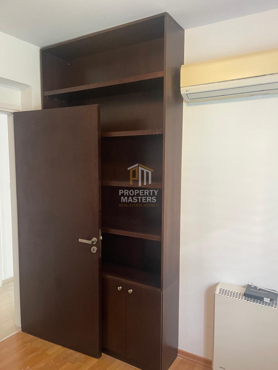 Partially Furnished 2 Bedroom Apartment in Central Strovolos photo 9