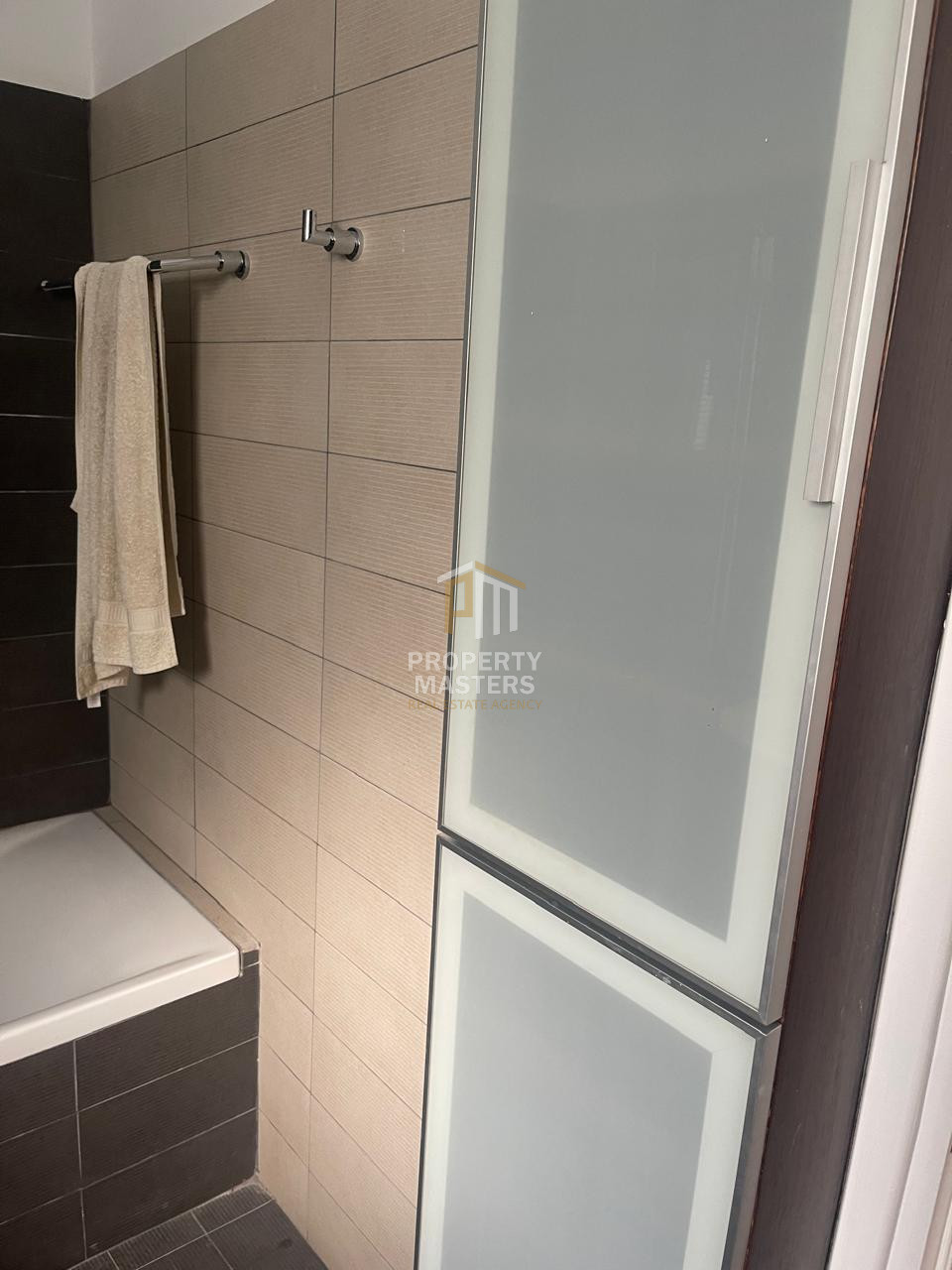 Partially Furnished 2 Bedroom Apartment in Central Strovolos photo 16