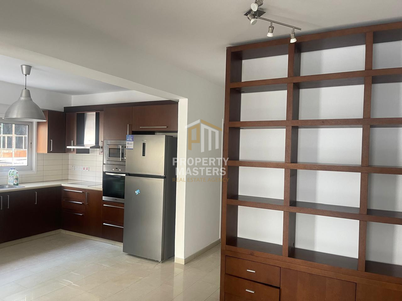 Partially Furnished 2 Bedroom Apartment in Central Strovolos photo 4