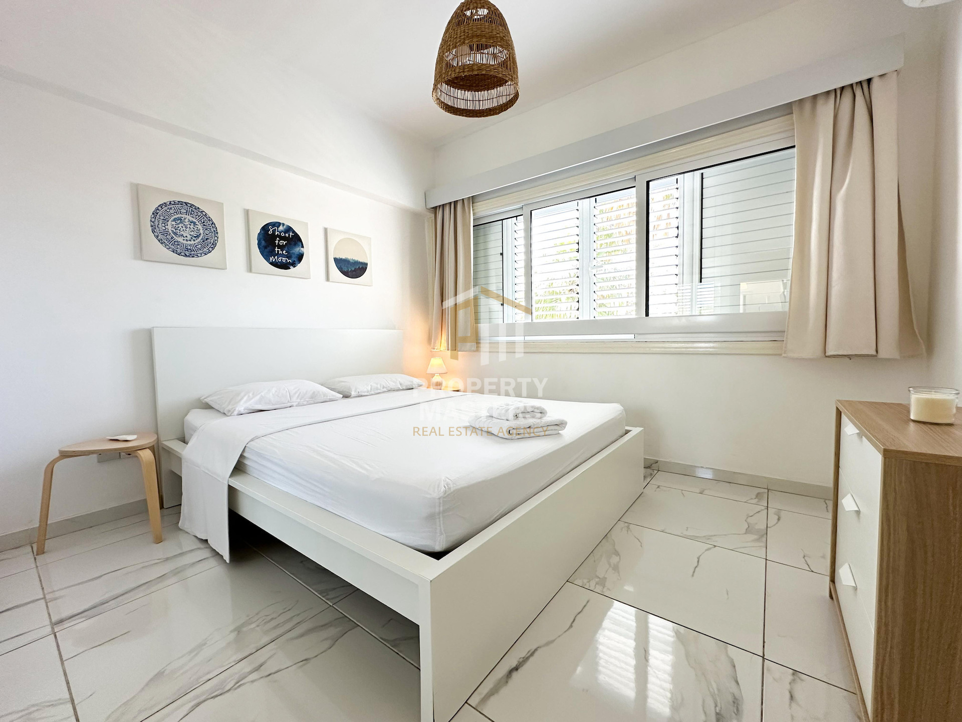 1 bedroom Apartment in Town Center photo 3