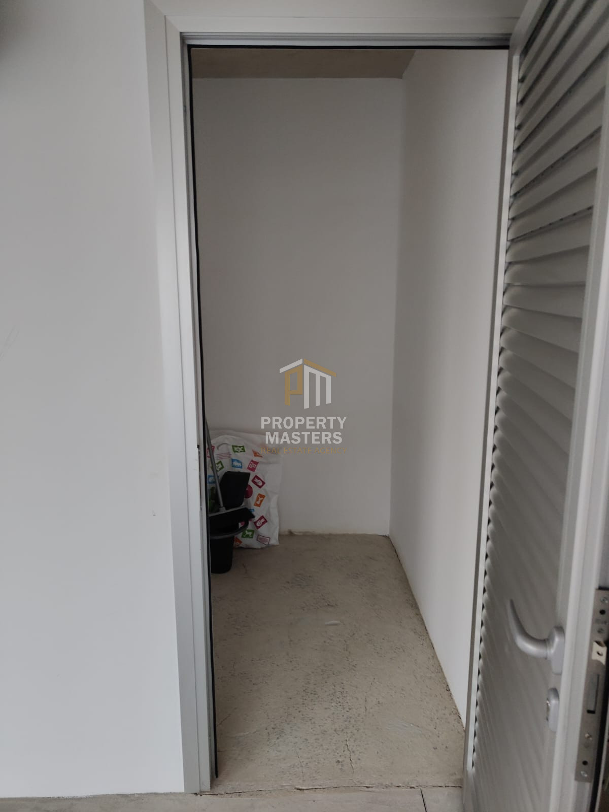 Modern Two Bedroom Apartment in Larnaca photo 9