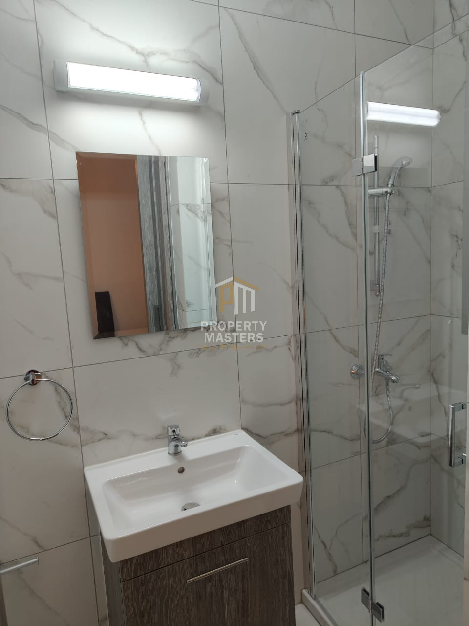 Modern Two Bedroom Apartment in Larnaca photo 10