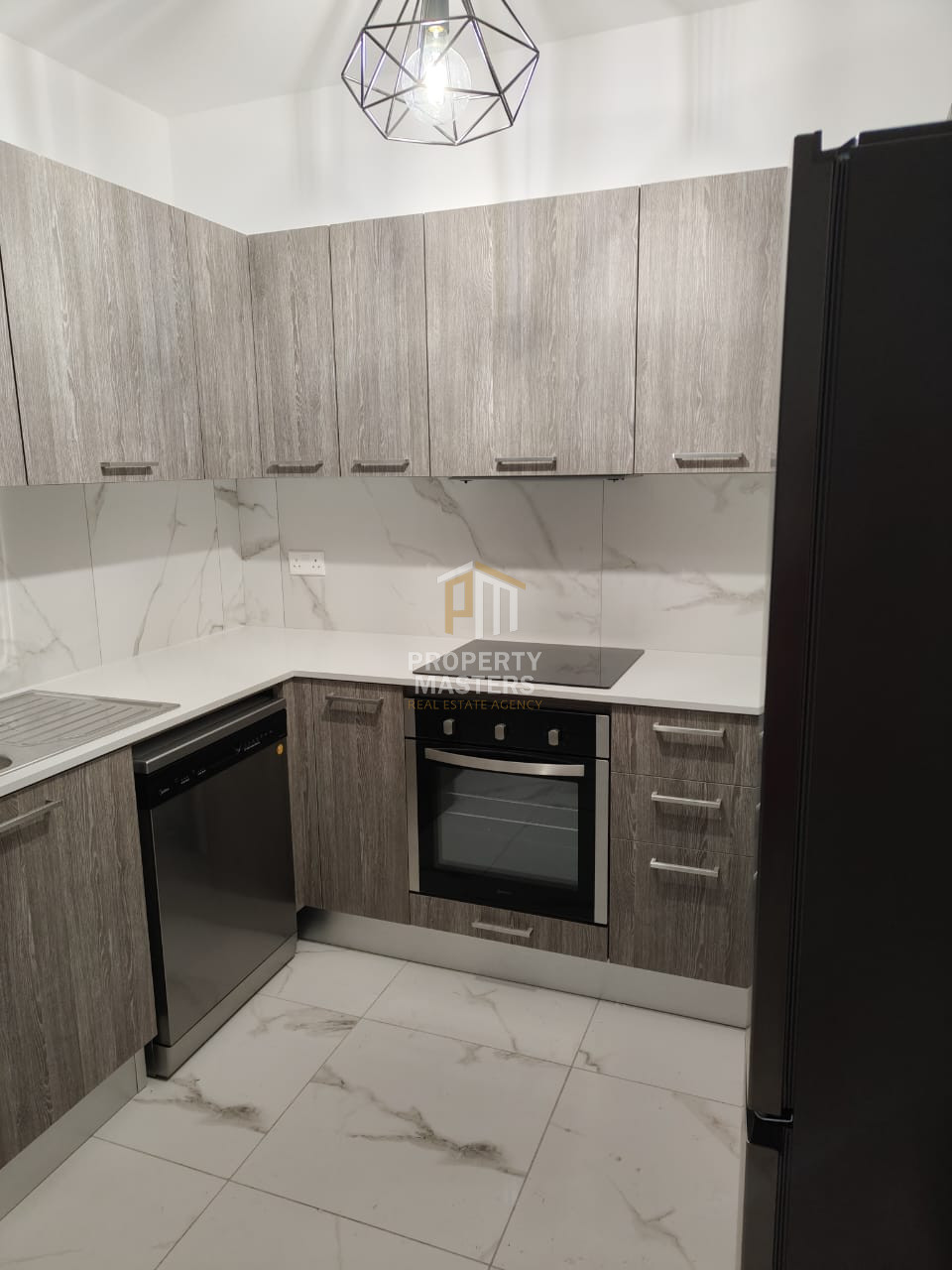 Modern Two Bedroom Apartment in Larnaca photo 13