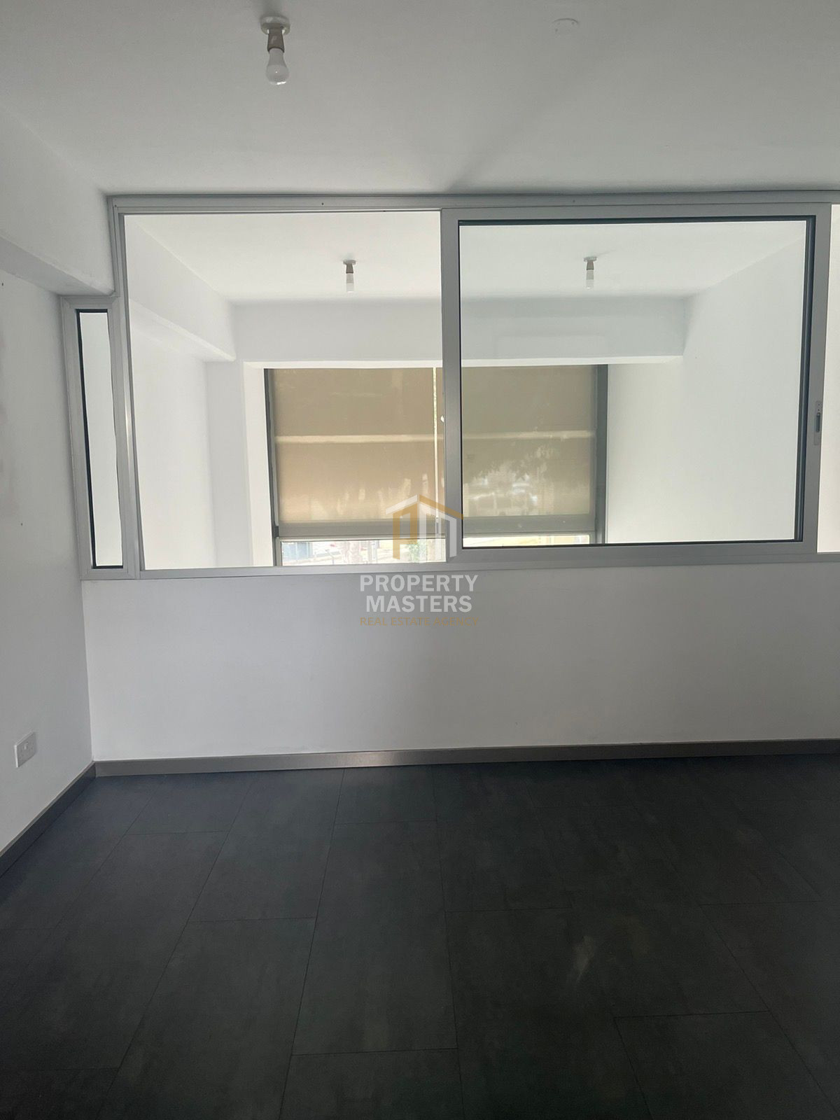 Showroom in Strovolos — Agioi Omologites photo 4